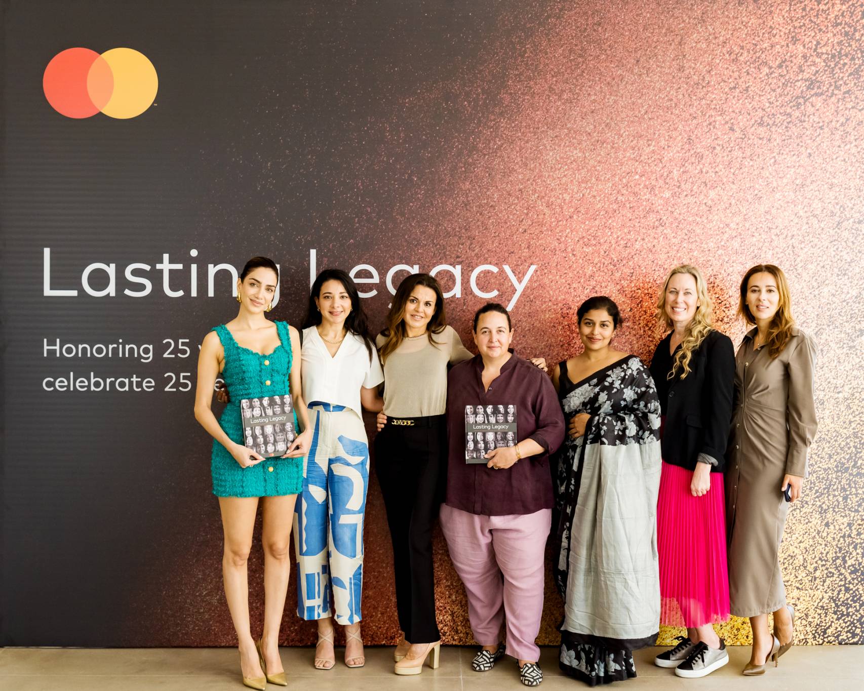 ماستركارد تطلق كتاب "Lasting Legacy" احتفاءً بـ 25 امرأة ملهمة ومسيرتهن الريادية