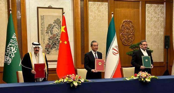 هل يلي اتفاق بكين مُصالحة عربيّة؟ ... وعلى لبنان تمهيد الأرضيّة لانتخاب الرئيس