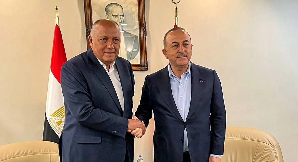 وزير خارجية تركيا في القاهرة.. ملفاتٌ ثلاث على طاولة المفاوضات
