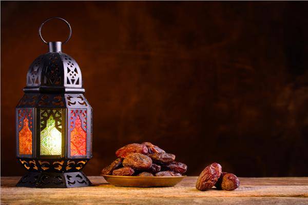 اللبنانيّون يستعدّون لشهر الصيام "بالموجود"... الاعتماد على المونة المنزليّة
كبّة اللقطين والبطاطا عوضاً عن اللحمة... والحشائش البريّة بدلاً من الخضراوات