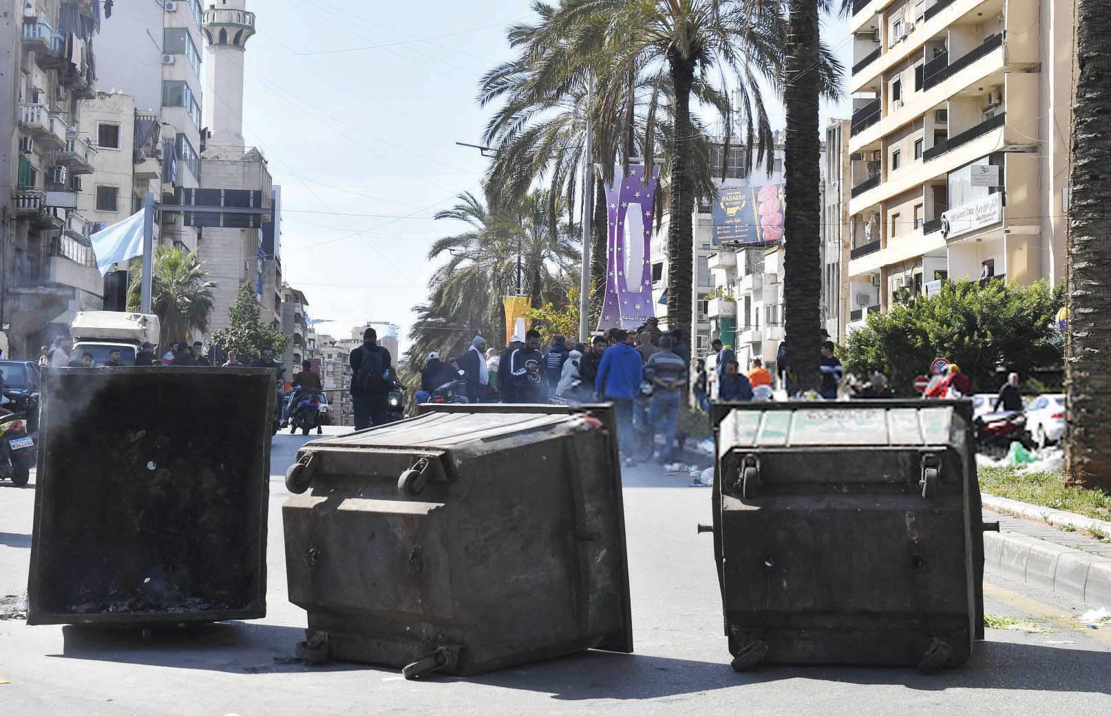 الدولار حطّم الرقم القياسي وأشعل المحروقات مع تخطيه 140 الف ليرة ليتراجع 30 الفاً
مصادر بكركي لـ «الديار»: خلوة 5 نيسان روحية والبطريرك لا يضع مصيدة امام النواب
دعوة شعبية عارمة للتجمع في «رياض الصلح» احتجاجاً على انهيار الأوضاع المعيشية
