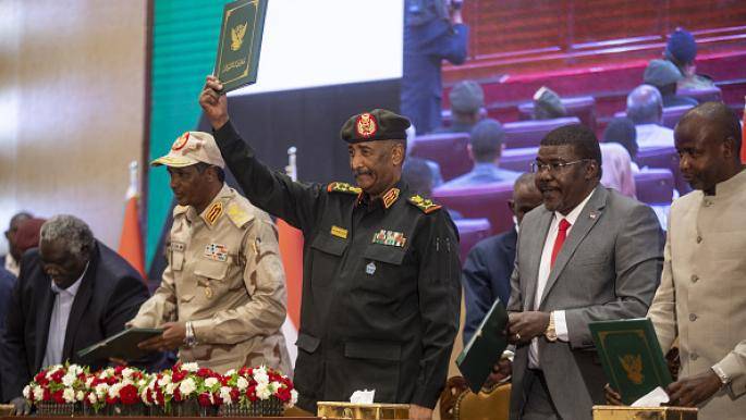 البرهان يعد بمرحلة جديدة في السودان
