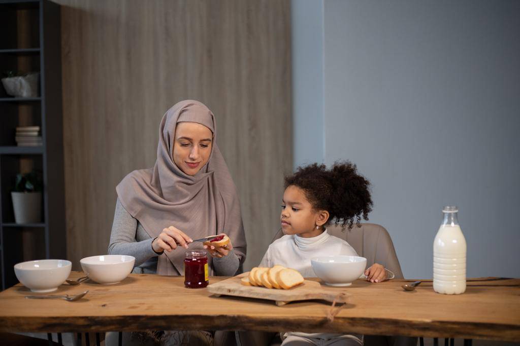 فوائد الأكل اليقظ في شهر رمضان مع خبيرة التغذية بتول اللو!