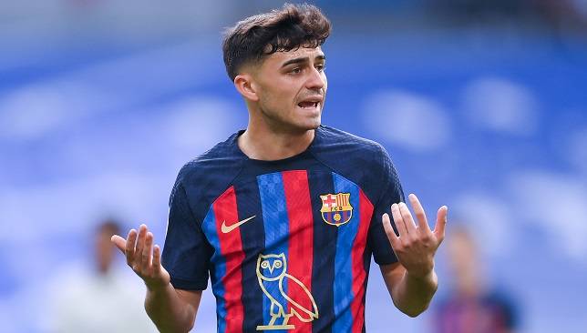 أسرة بيدري غاضبة من برشلونة
