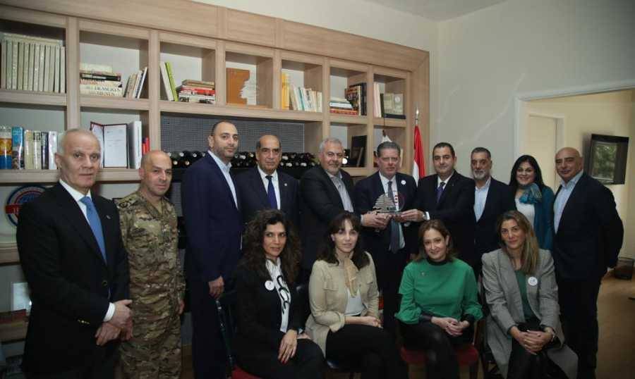 نقابة أصحاب المطاعم تكرّم جمعية