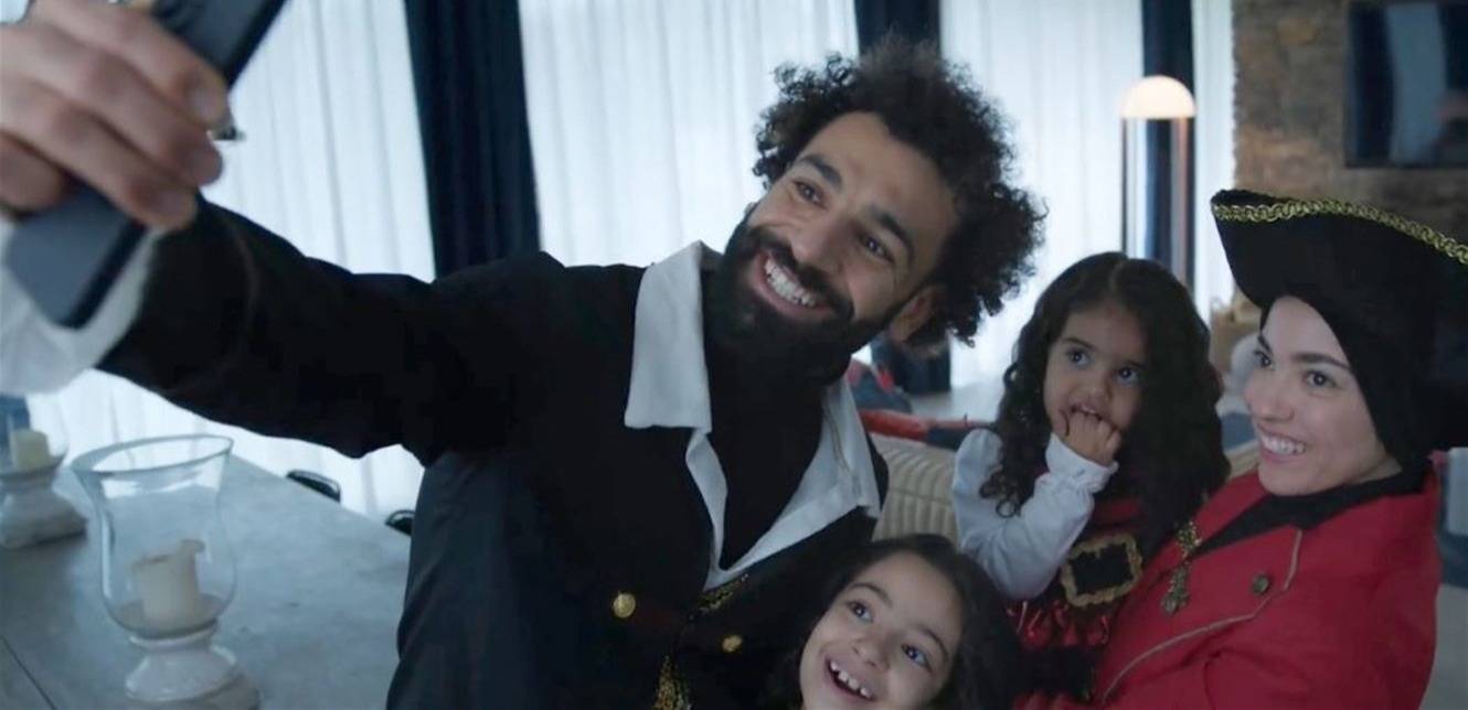 محمد صلاح وعائلته في عمل واحد مع عمرو دياب.. ماذا جمعهم؟