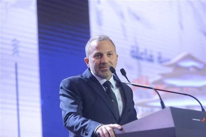 باسيل: لبنان الكيان والوطن والدولة بخطر... ووجودنا كلبنانيين في خطر
معركتنا لتحرير بلدنا من الذين سرقوا أموالنا... وأدعو شباب التيار لمواجهة "الحراميي"
