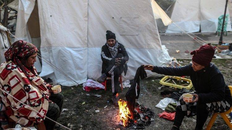 أدوية من الحبر الأعظم إلى منكوبي الزلزال في تركيا
