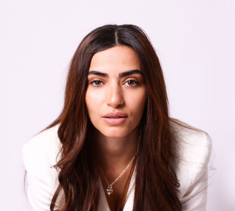 سارة زين..
