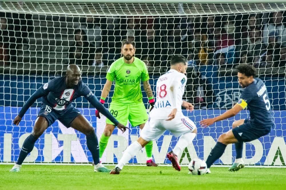 الدوري الفرنسي: سان جيرمان يسقط على أرضه أمام ليون