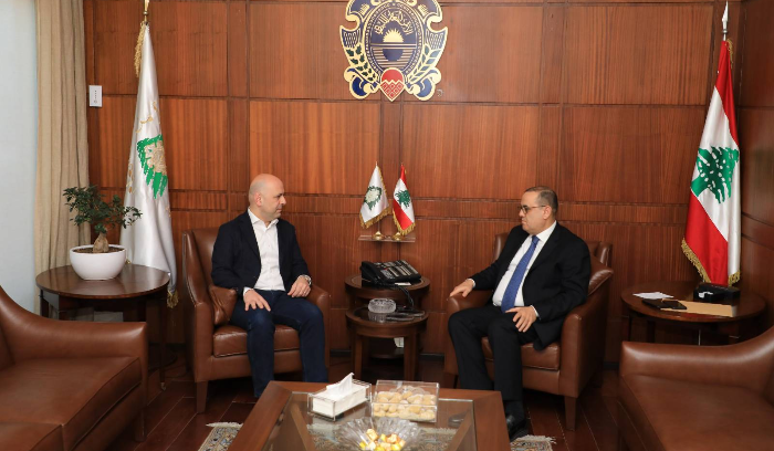 البيسري عرض الأوضاع
مع حاصباني ووهاب