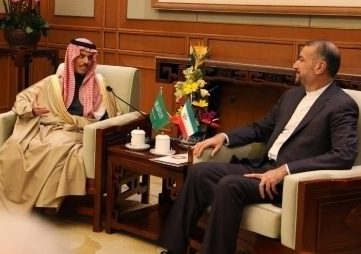 لقاء وزيري خارجيّة إيران والسعوديّة يقرّب الملف اللبناني "خطوة"