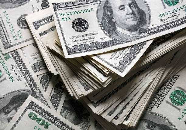 هل قرار دفع رواتب القطاع العام على سعر
صيرفة 60 الفا فرمل ارتفاع الدولار؟!!!