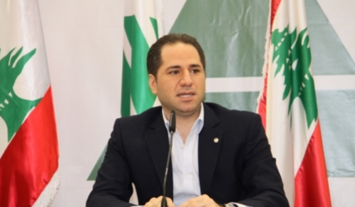 الجميّل: المواطن يدفع
ثمن أخطاء السياسيين