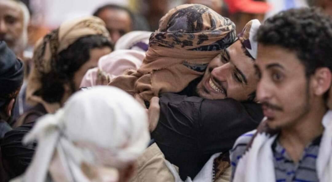 الحكومة اليمنية تعلن موعد بدء عملية تبادل الأسرى مع الحوثيين