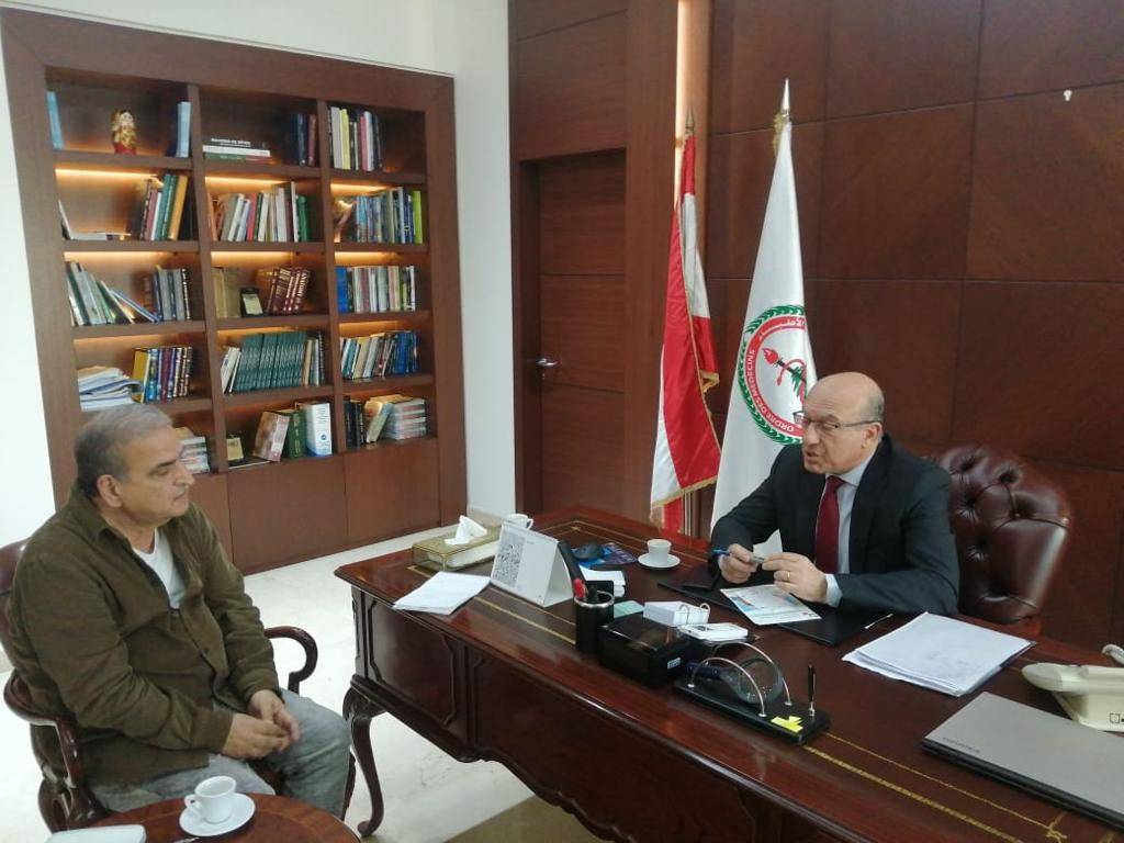 بخاش: جمعية شركات الضمان تريد تجاوز مبدأ الآداب الطبية... والعالم يُعاني أزمة أطباء
٤٠ في المئة من المرضى لا يدخلون المستشفيات لكلفتها العالية