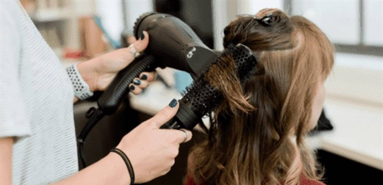 مبلغ خيالي.. فاتورة صالون تجميل تثير الجدل فكم بلغت؟