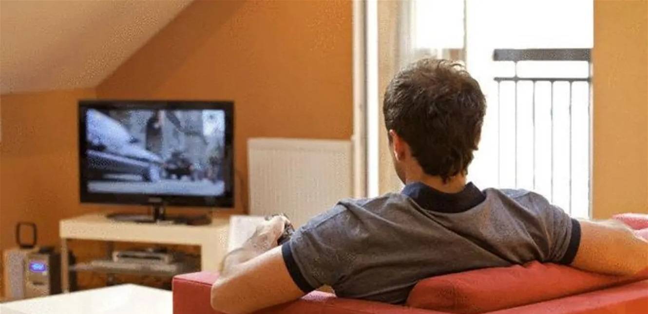 الممثل الشهير حزين لعدم عرض مسلسلاته في رمضان.. ويكشف الأسباب