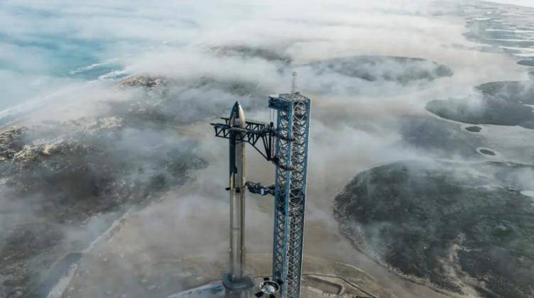 شركة "space x" تؤجل إطلاق أقوى صاروخ بسبب عطل مفاجىء