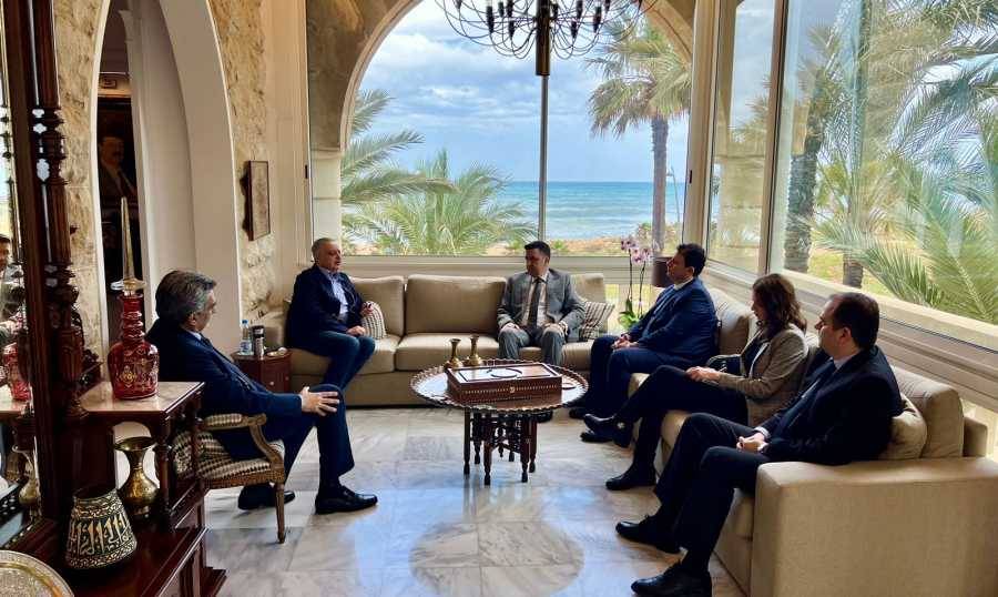 التقى القائم بأعمال سفارة سوريا في لبنان
أرسلان: بيان لقاء وزيري خارجيّة
سوريا والسعودية يُبشّر بالخير