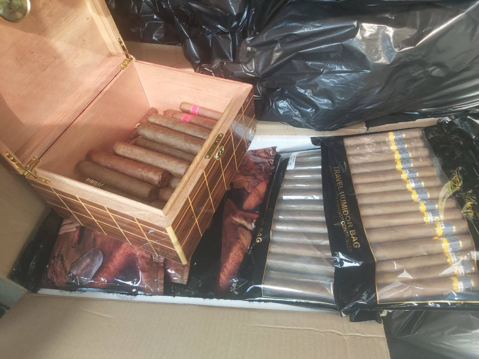 "الريجي" ضبطت كميات مهربة ومقلدة من السيجار والمعسل