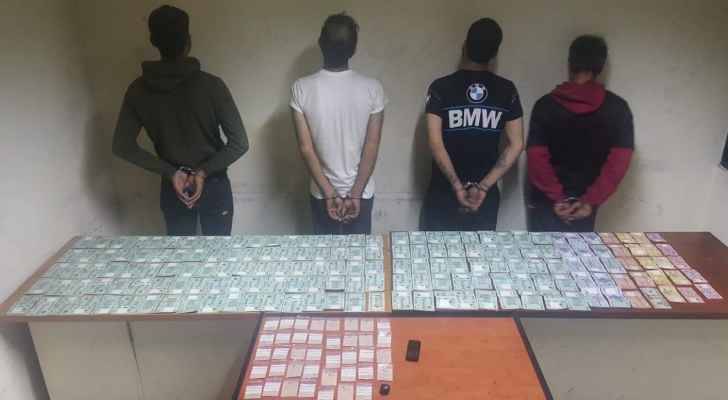 توقيف أفراد شبكة تنقل المخدرات من البقاع
الى بيروت لترويجها في مناطق الضاحية وبعبدا