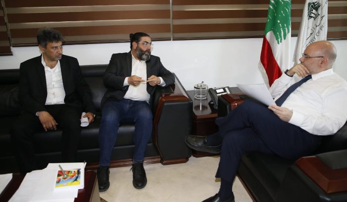 هذا ما اكده الابيض لوفد نقابة المصورين الصحافيين