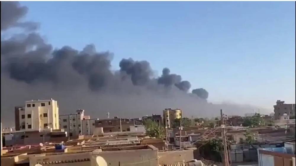 مواصلة الاشتباكات في السودان رغم الهدنة... أكثر من 1400 قتيل ومصاب
«الصحة العالميّة»: لفتح ممر إنساني... وتحذير أممي من انهيار النظام الصحي
