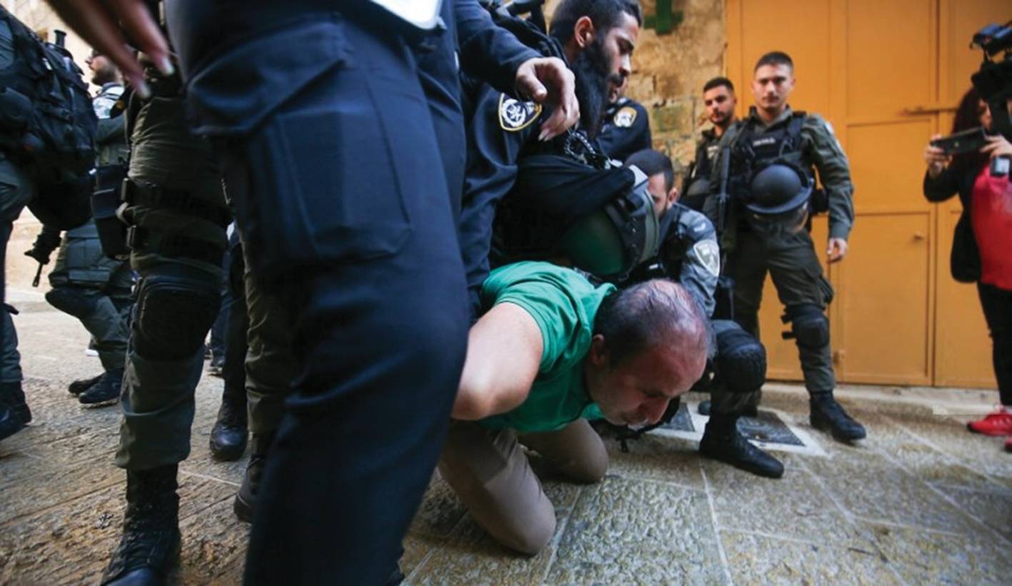 إصابة فلسطيني واعتقال آخرين في «الضفة»
ومظاهرات حاشدة في «يوم الأسير»