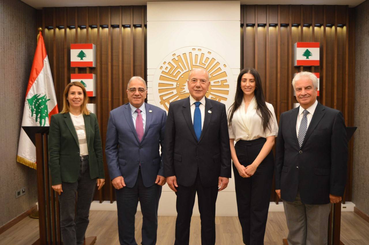 دبوسي عرض مع وفد الجامعة الثقافية في العالم
أستعدادات زيارة وفد الشبيبة الاغترابية في تموز