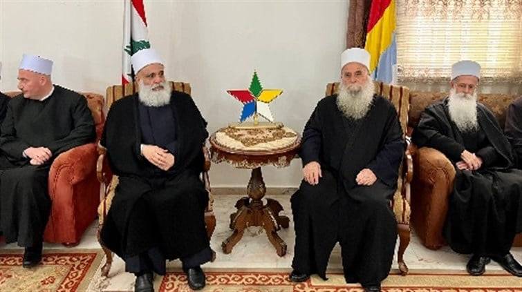 التفاهم بين جنبلاط وارسلان تمدّد ليشمل شيخي العقل بعد قطيعة لـ ١٧ سنة 
أين الدروز من مرحلة التفاهمات والتوافقات العربيّة والإقليمية الحاليّة؟