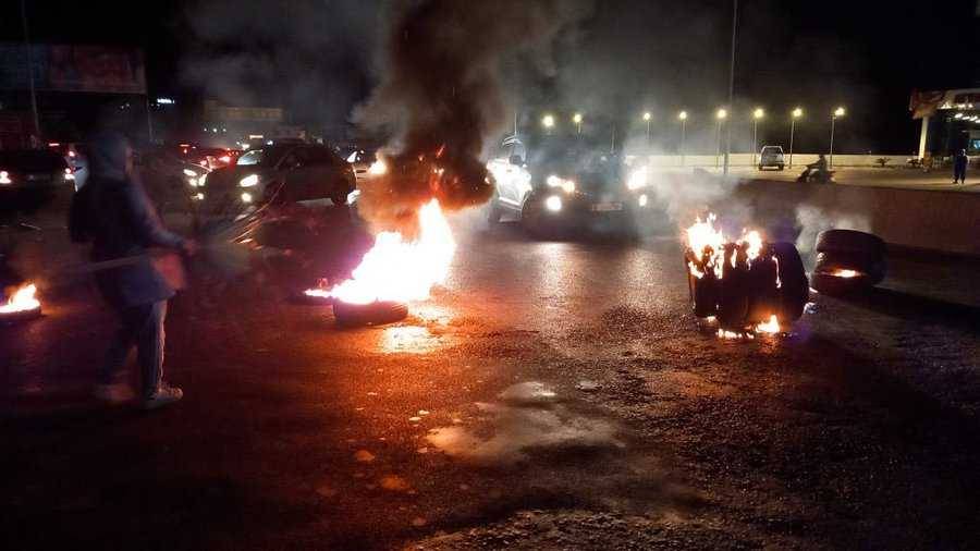 قطع اوتوستراد خلدة..  إطلاق نار ورشق الجيش بالحجارة