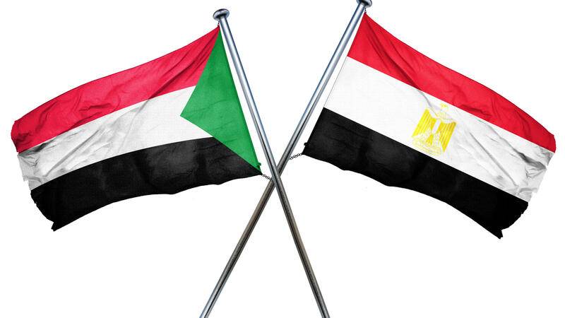 مصر توقف الإجلاء من قاعدة جوية سودانية لاعتبارات أمنية
