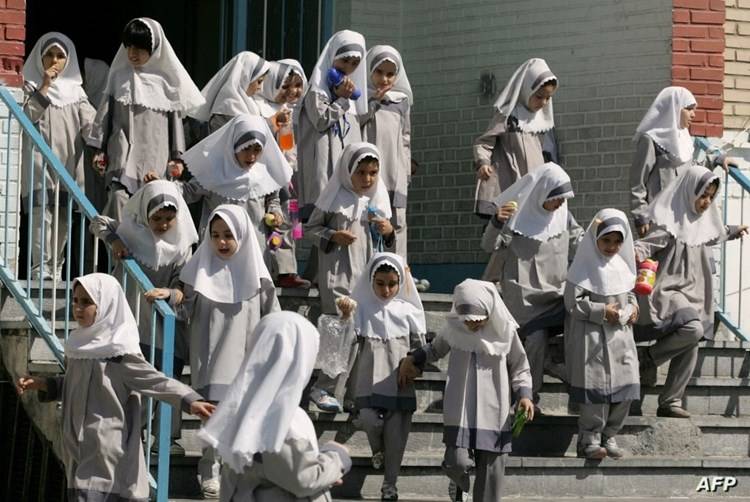 وزارة الإستخبارات الإيرانيّة تنشر تقريرها
حول حادثة "التسمّم" في مدارس الفتيات