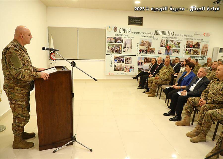 العماد عون: نسعى للحفاظ على تماسك المؤسسة العسكرية
