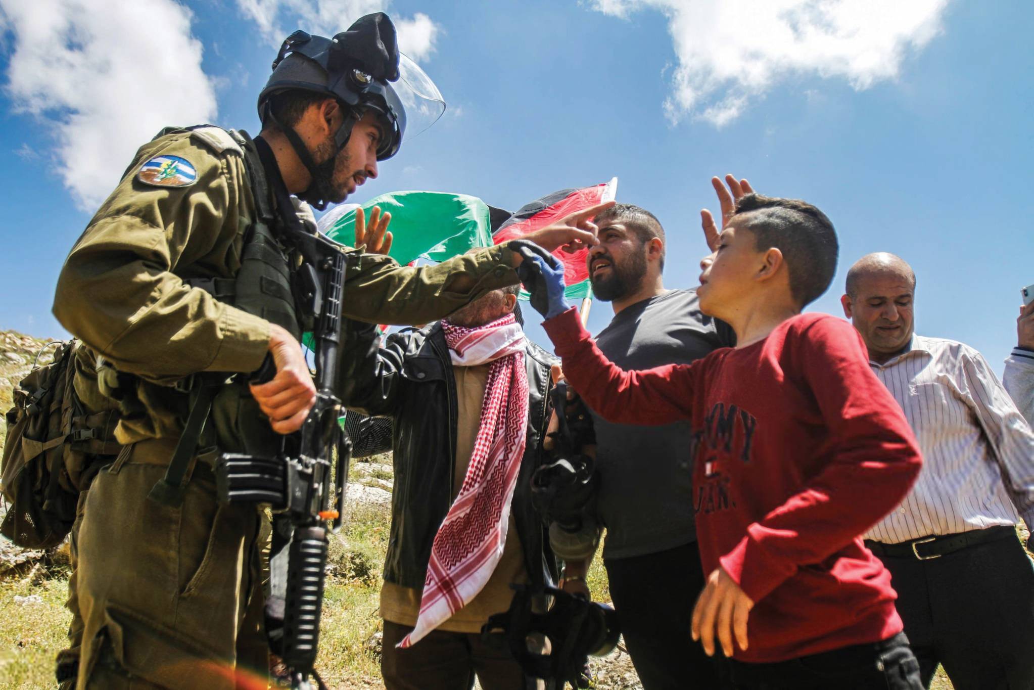 شهيد فلسطيني وإصابات في الضفة... وجيش الاحتلال يعتقل مُقاوماً في جنين
تظاهرات مُؤيّدة لتعديلات نتنياهو القضائيّة بمشاركة بن غفير وسموتريتش