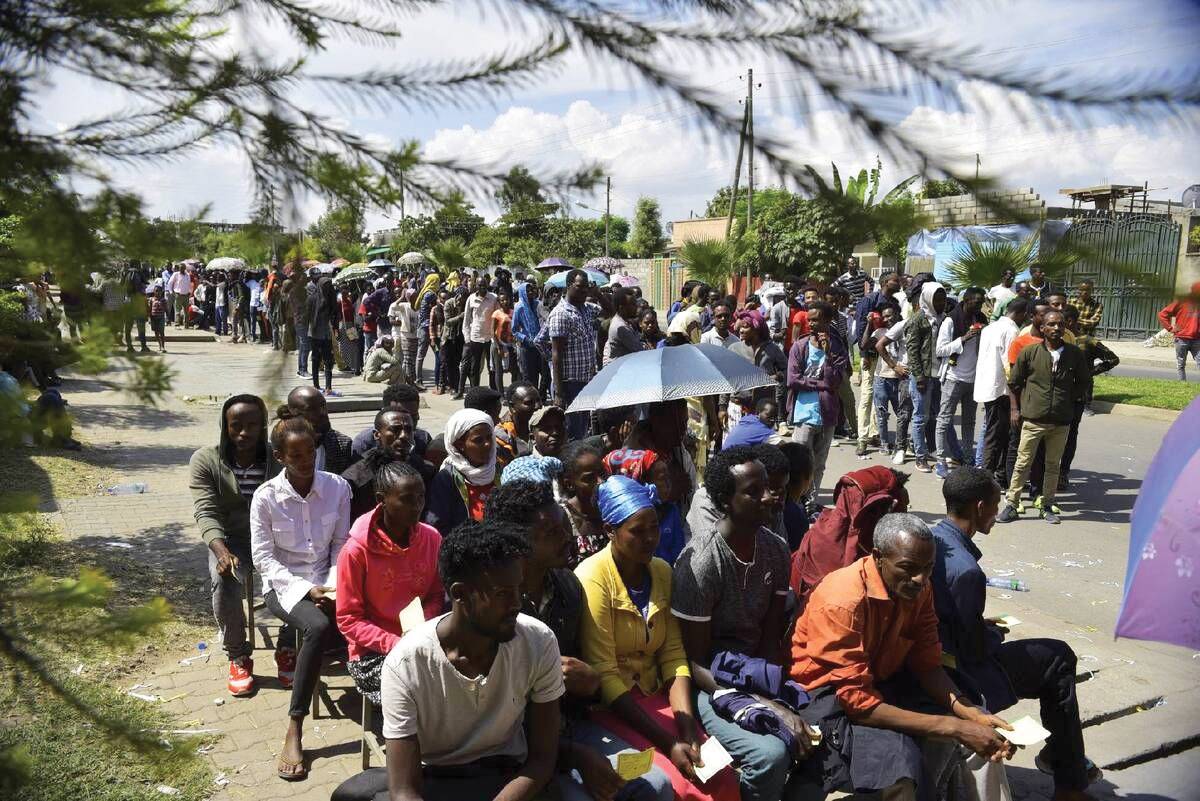 هدنة السودان: قتال مُتواصل... تحرّكات دوليّة... وضع صحّي كارثي
الأمم المتحدة: 40 ألف لاجئ غير سوداني فرّوا من الخرطوم