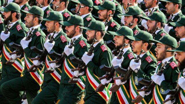 السلطات الإيرانية تعفي هؤلاء من الخدمة العسكرية