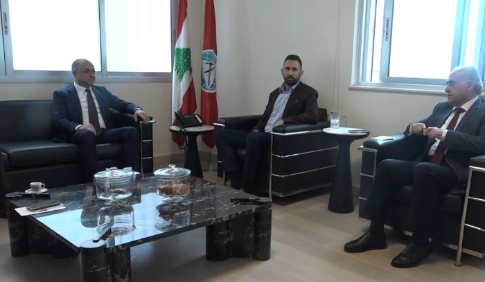 زار عين التينة وكليمنصو واستكمل البحث في تقريب وجهات النظر
بو صعب :الأجواء مقبولة.. وسوف ننتقل
للبحث بالأسماء المطروحة للرئاسة خلال أيام