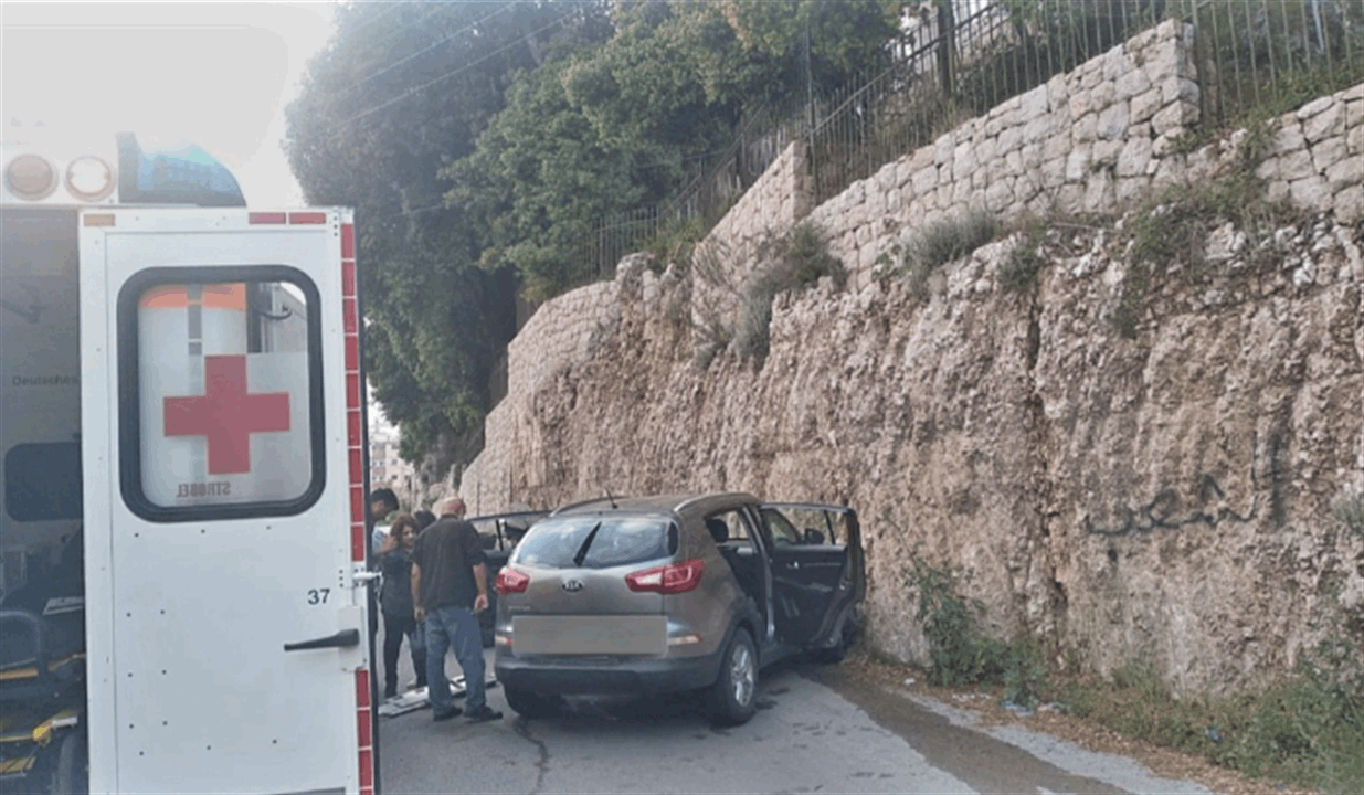 جريحة بحادث اصطدام في عشقوت