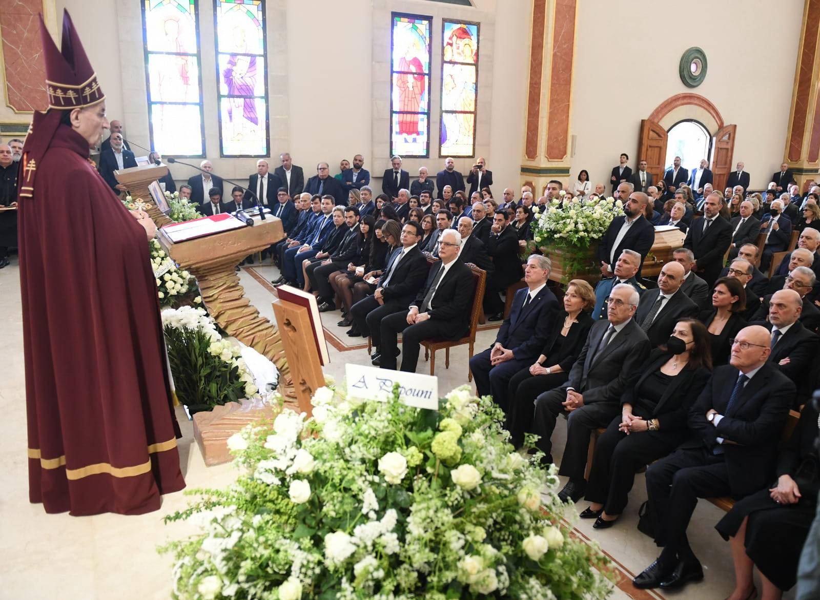 الراعي ترأس صلاة الجنازة لراحة نفس سجعان قزي: بوفاته
جف قلم من أخصب الأقلام إنتاجاً سياسيّاً وتاريخيّاً وإعلاميّاً