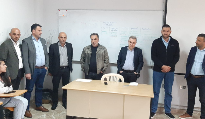 سلّم كليّة الصحة في راشيا مساهمة من "الاشتراكي"
أبو فاعور: لن نسمح أن يقفل
أيّ صرح من الصروح التربويّة