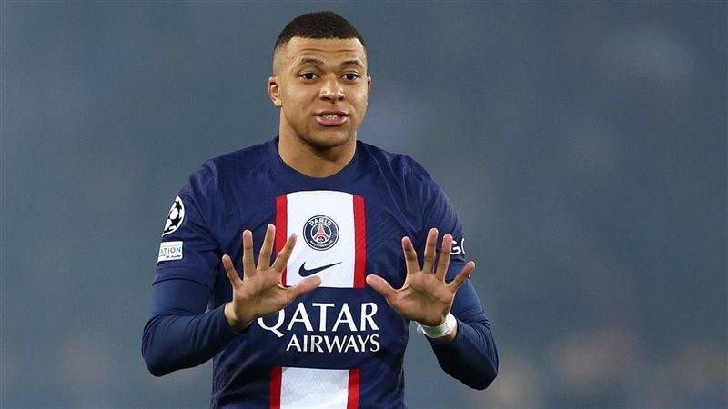 عام على الأزمة.. حلم ريال مدريد يُذيق مبابي طعم الندم