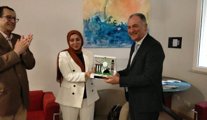 ممثلاً بالجنرال الإيطالي.. أمين عام"الصداقة الإيطالية - العربية" يكرم عميدة السلك الدبلوماسي العربي في روما