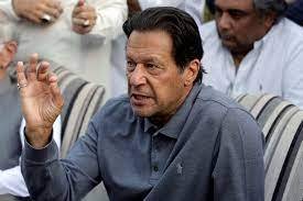 الإفراج عن عمران خان بكفالة بعد إلغاء توقيفه