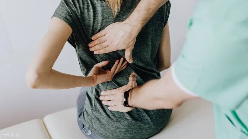 كيف نتجنب ألام الظهر؟ ... إليكم ما كشفه أخصائي في العلاج الطبيعي