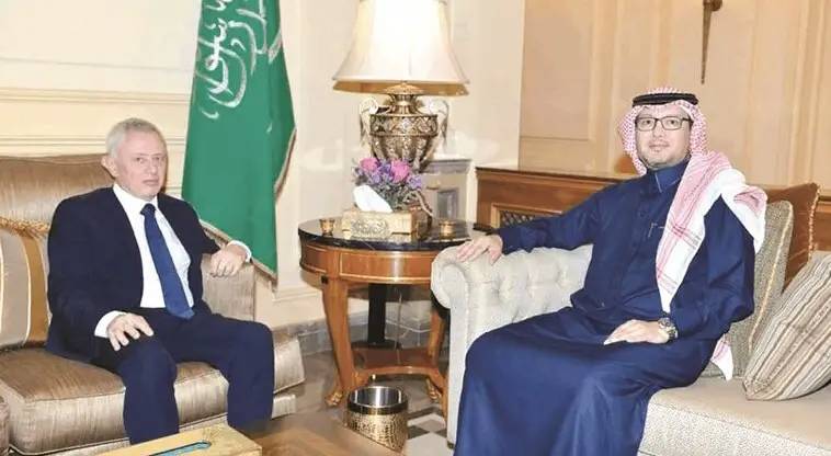 ضغط دولي هائل "لحزيران رئاسي"... البخاري يكشف: المملكة تنتظر اللحظة ورجال الأعمال السعوديون كذلك!
"تكويعة فرنسيّة" باتجاه جوزيف عون أو شخصية أخرى... فهل يجمع أزعور "القوات" و"التيار"؟