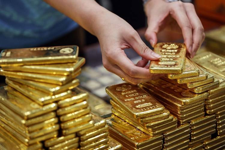 بفعل قوة الدولار... الذهب يستقر دون 2000 دولار