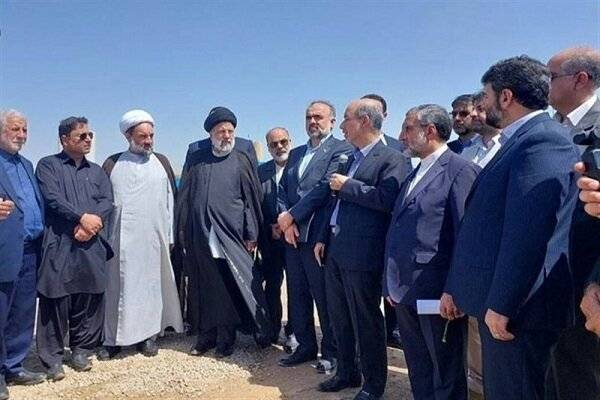 في لقاءٍ أوّل منذ 10 سنوات.. رئيسا باكستان وإيران يفتتحان سوقاً حدودية