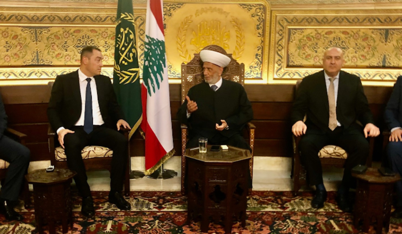 مدير المخابرات زار البطريرك الماروني
دريان: للإلتزام بتعليمات الجيش حامي الوطن
